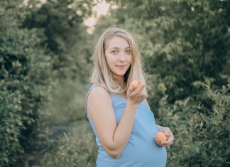 Pregnancy Diet: How Safe is it to Eat Apricot During Pregnancy?