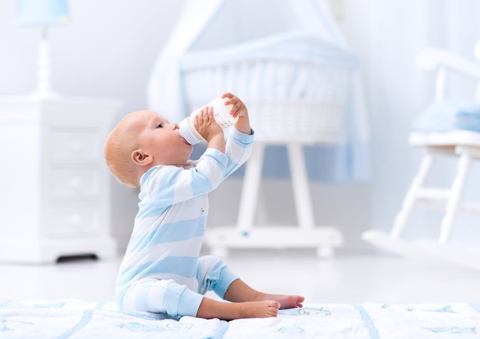 How to Get Your Child to Hold Their Own Bottle