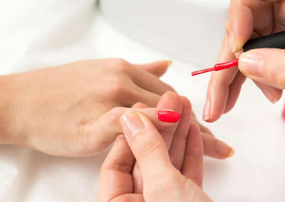 Pregnancy Pampering: Gel Manicure and Pregnancy