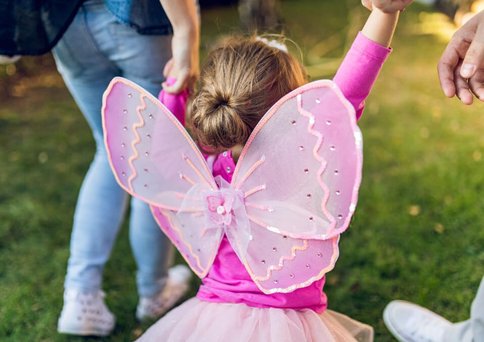 Steps on creating homemade toddler fairy wings