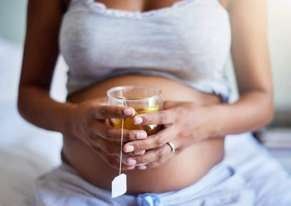 Things You Need to Know About Herbal Teas During Pregnancy and Breastfeeding