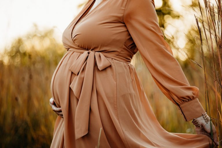 Which month is best for maternity photoshoot?