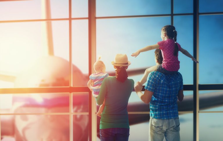 What documents are required for a child to fly: 5 essentials items for a fun and stress-free travel